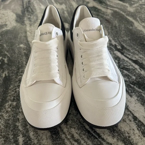 Alexander Mcqueens - Picture 1 of 4